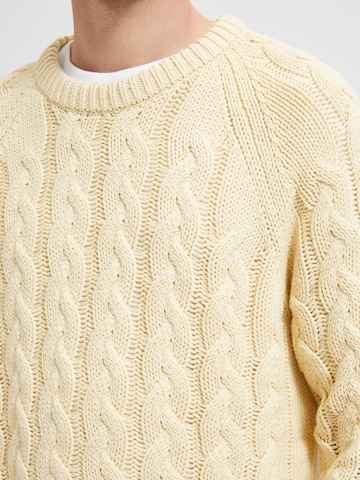 SELECTED HOMME Sweter 'BILL' w kolorze żółty