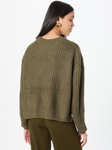 Urban Classics Sweater in Green