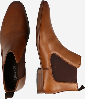 ABOUT YOU Chelsea boots 'Rasmus' in Bruin