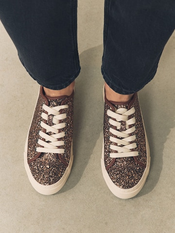 Next Rövid szárú sportcipők 'Forever Comfort®' - barna