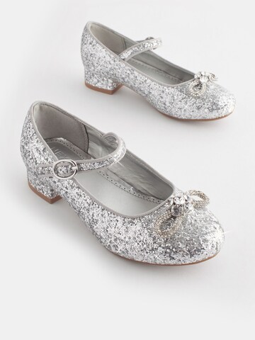 Next Flats in Silver