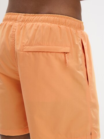 Pull&Bear Badeshorts in Orange