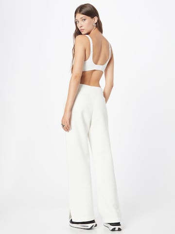 Wide Leg Pantalon 'Phoenix Fleece' NIKE en blanc