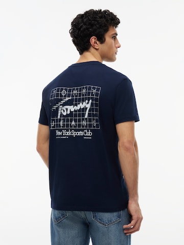 Tommy Jeans Bluser & t-shirts 'SIGN FLAG' i blå: forside