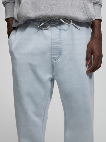 Pull&Bear Tapered Jeans i blå