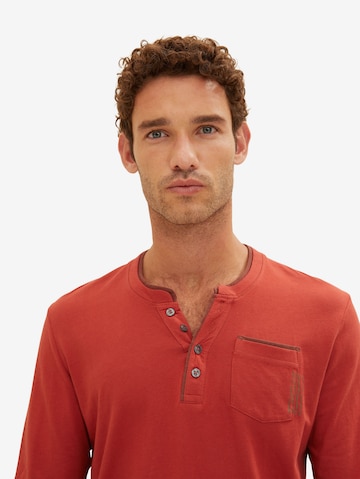 TOM TAILOR - Camisa 'Serafino' em vermelho