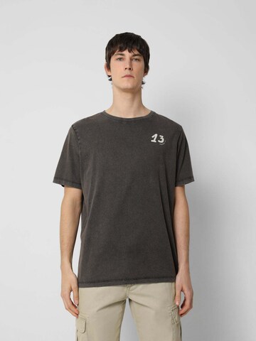 Scalpers T-Shirt in Grau: Vorderseite