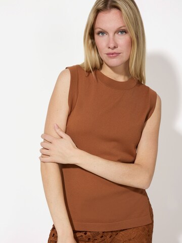 MORE & MORE Sweater in Brown: front