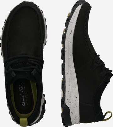 Baskets basses 'Wally' CLARKS en noir