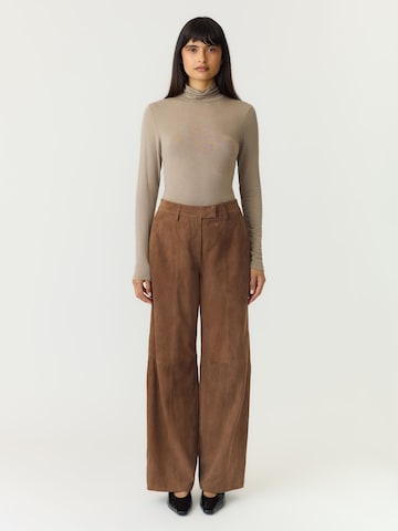 YAS Loosefit Broek 'YASLeura' in Bruin