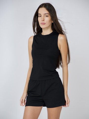 Shorty 'Lounge' di LÉGÈRE in nero