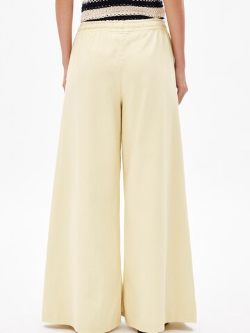 ARMEDANGELS Loosefit Broek in Geel