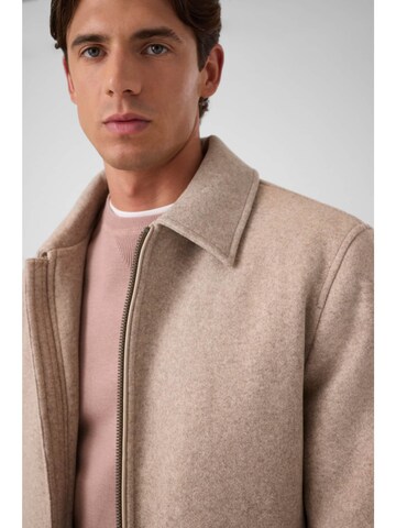 GUESS Between-Season Jacket in Brown
