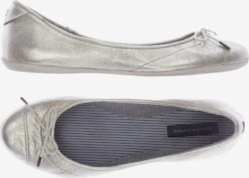 TOMMY HILFIGER Flats & Loafers in 41 in Gold: front