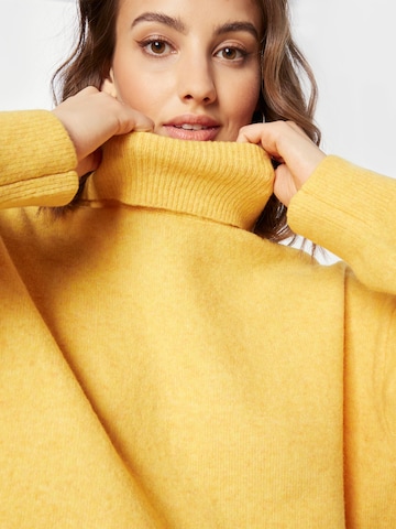 Pullover 'Aggie' di WEEKDAY in giallo