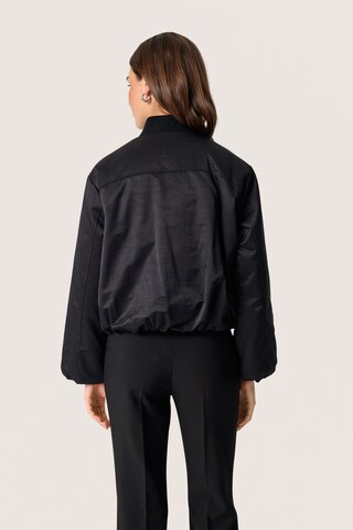 SOAKED IN LUXURY Jacke 'Kalea' in Schwarz