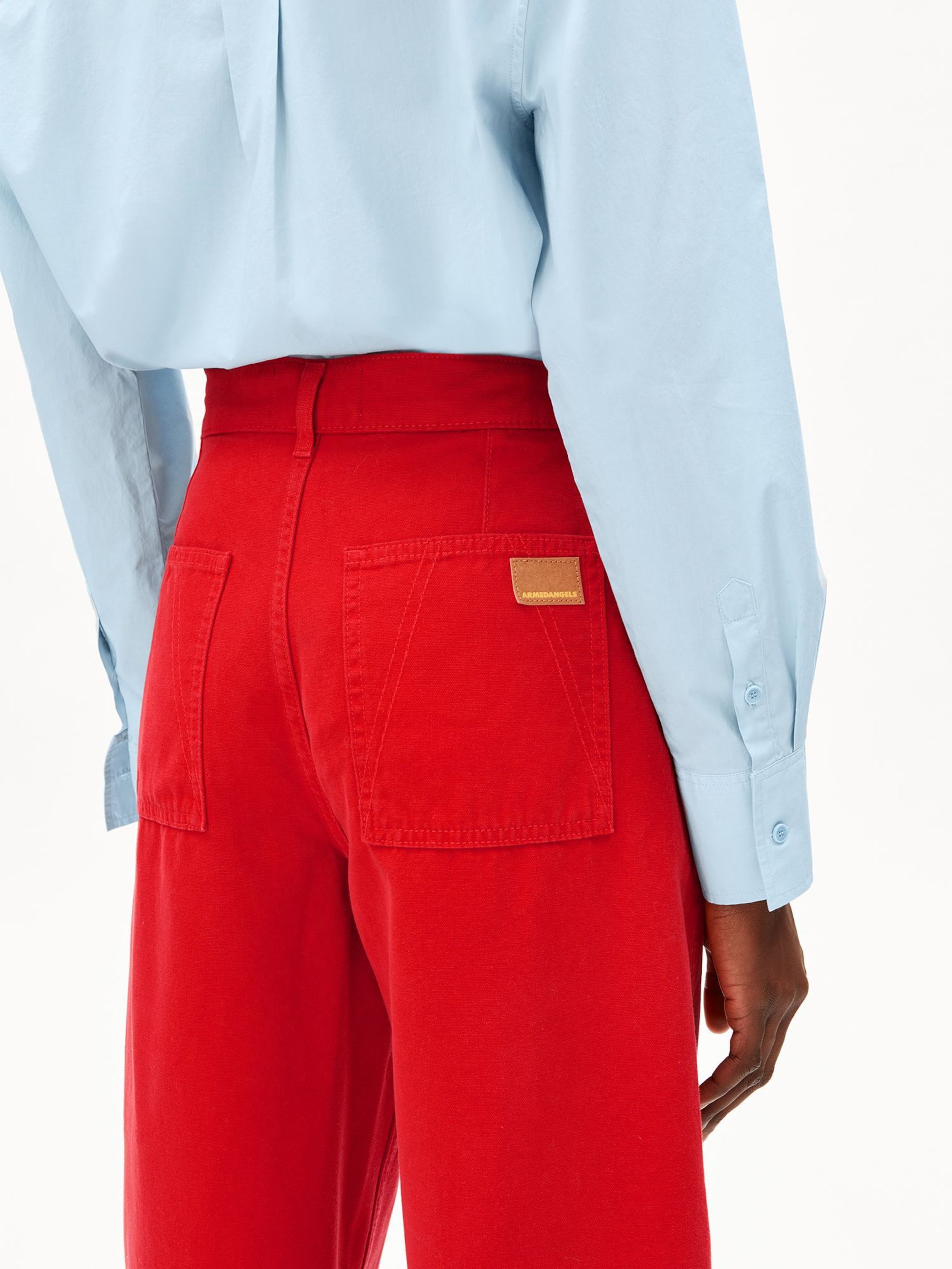 ARMEDANGELS Baggy Broek in Rood: voorkant