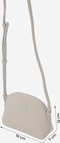 Borsa a tracolla 'Re-Lock' di Calvin Klein in grigio