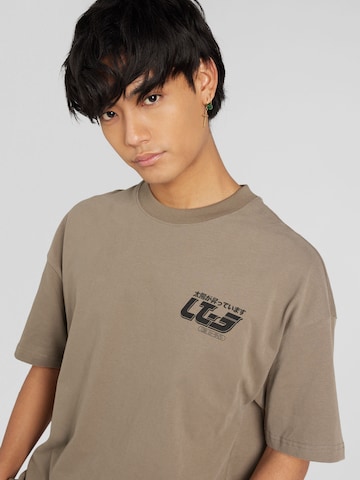 Low Lights Studios T-shirt 'Okami' i grå