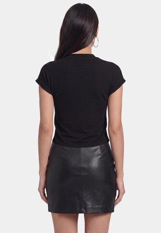 faina - Blusa em preto