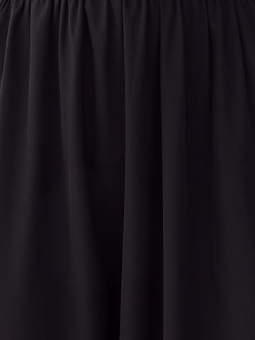 Rochie 'Penny' de la Willa pe negru