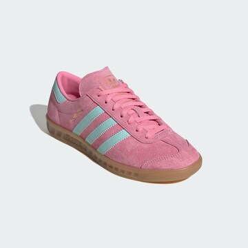 rozā ADIDAS ORIGINALS Zemie brīvā laika apavi 'Hamburg'