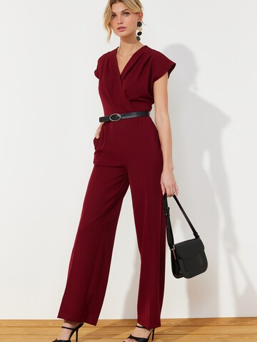 Combinaison Trendyol en rouge : devant