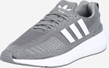 ADIDAS ORIGINALSNiske tenisice 'Swift Run 22' - siva boja: prednji dio