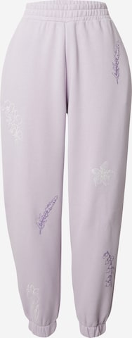 florence by mills exclusive for ABOUT YOU Дънки Tapered Leg Панталон 'Lili' в лилав: отпред