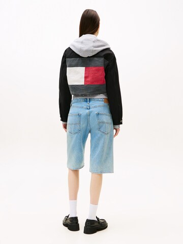 Tommy Jeans Демисезонная куртка в Черный: спереди