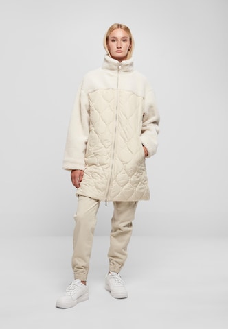 Urban Classics Демисезонное пальто в Белый