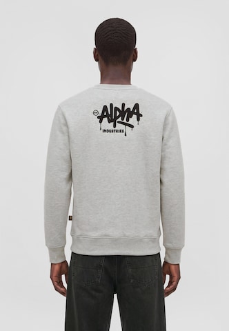 ALPHA INDUSTRIES Sweatshirt i grå: framsida
