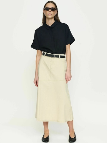 Soft Rebels Póló ' SRYindi ' - fekete