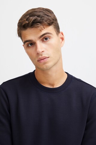 Casual Friday Sweatshirt 'Sebastian' in Blauw