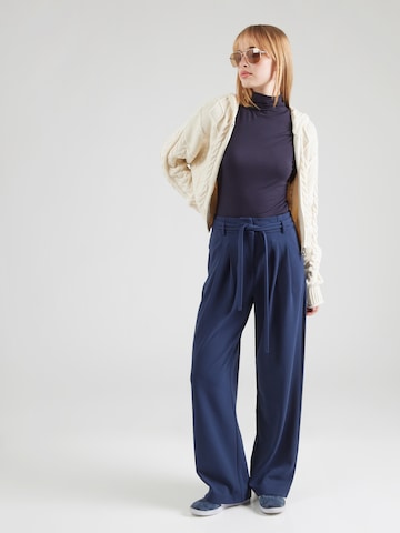 Wide leg Pantaloni con pieghe 'ONLEVI' di ONLY in blu