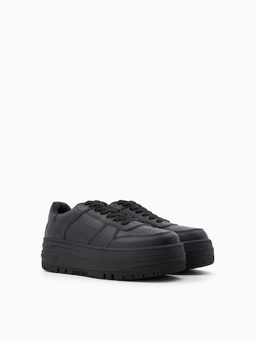 Bershka Sneaker in Schwarz