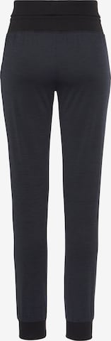 FAYN SPORTS Tapered Workout Pants in Black