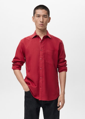 MANGO MAN Regular fit Button Up Shirt 'Avispa-h' in Red: front