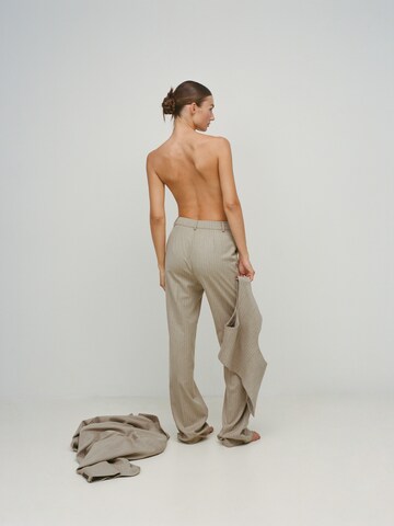 RÆRE by Lorena Rae Loose fit Trousers with creases in Beige