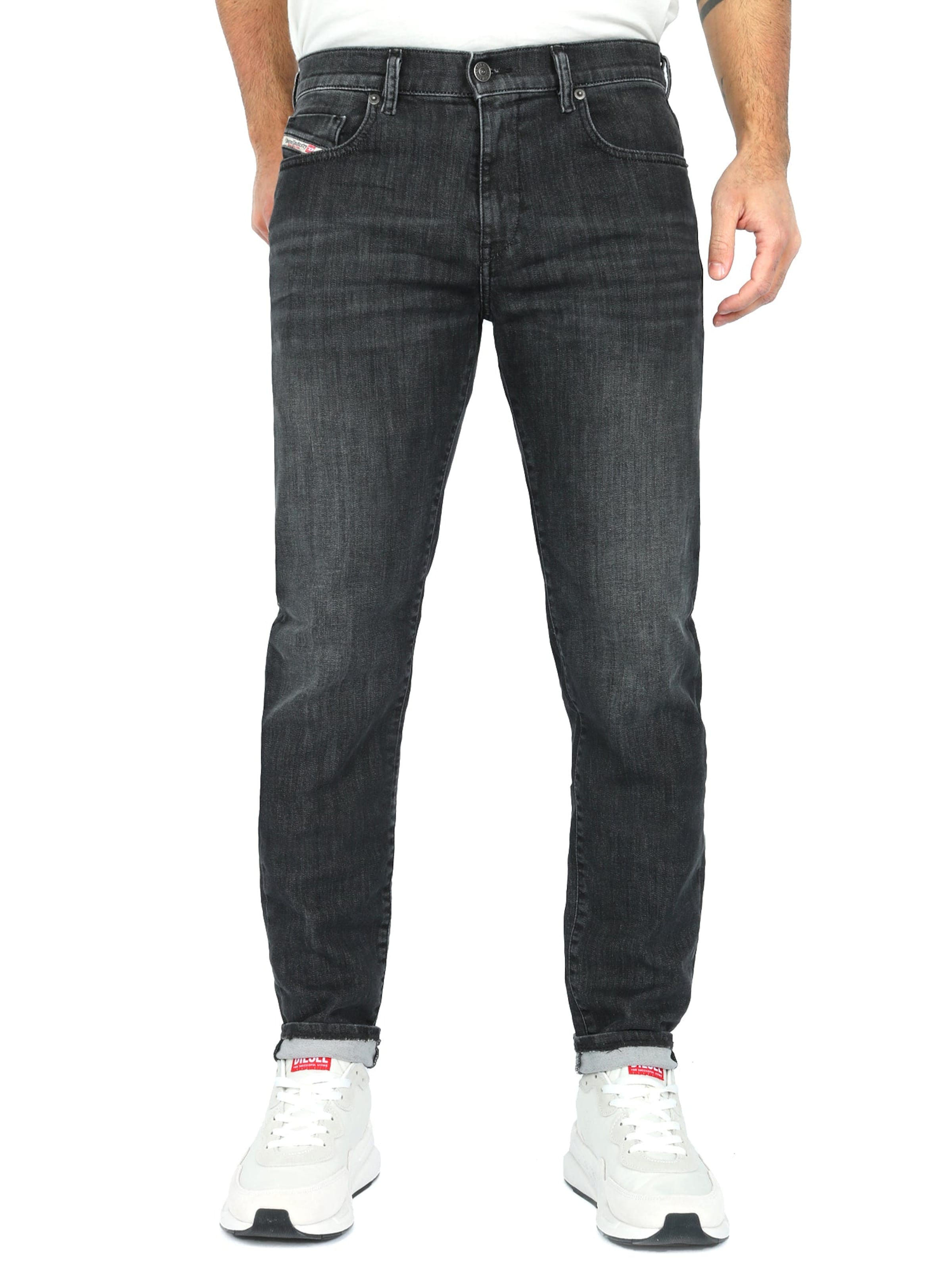 DIESEL Slimfit Jeans 'D-Strukt Joggjeans 09D52' i sort: forside