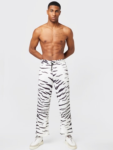 Loosefit Pantalon 'Bela' Smiles en blanc