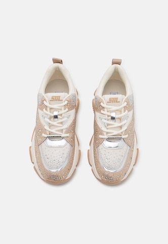 STEVE MADDEN Låg sneaker 'Privy' i vit