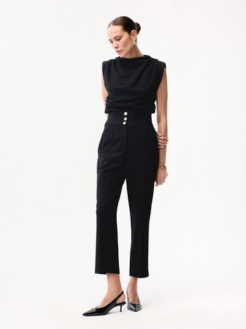 adl Regular Pants in Black