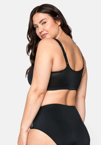 SHEEGO T-shirt Bra in Black