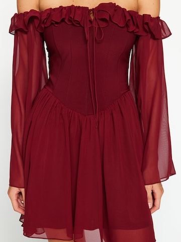 Trendyol Kleid in Rot