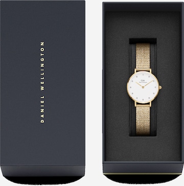 Daniel Wellington Analog Watch 'Petite Pressed Evergold Lumine G White' in Gold: front