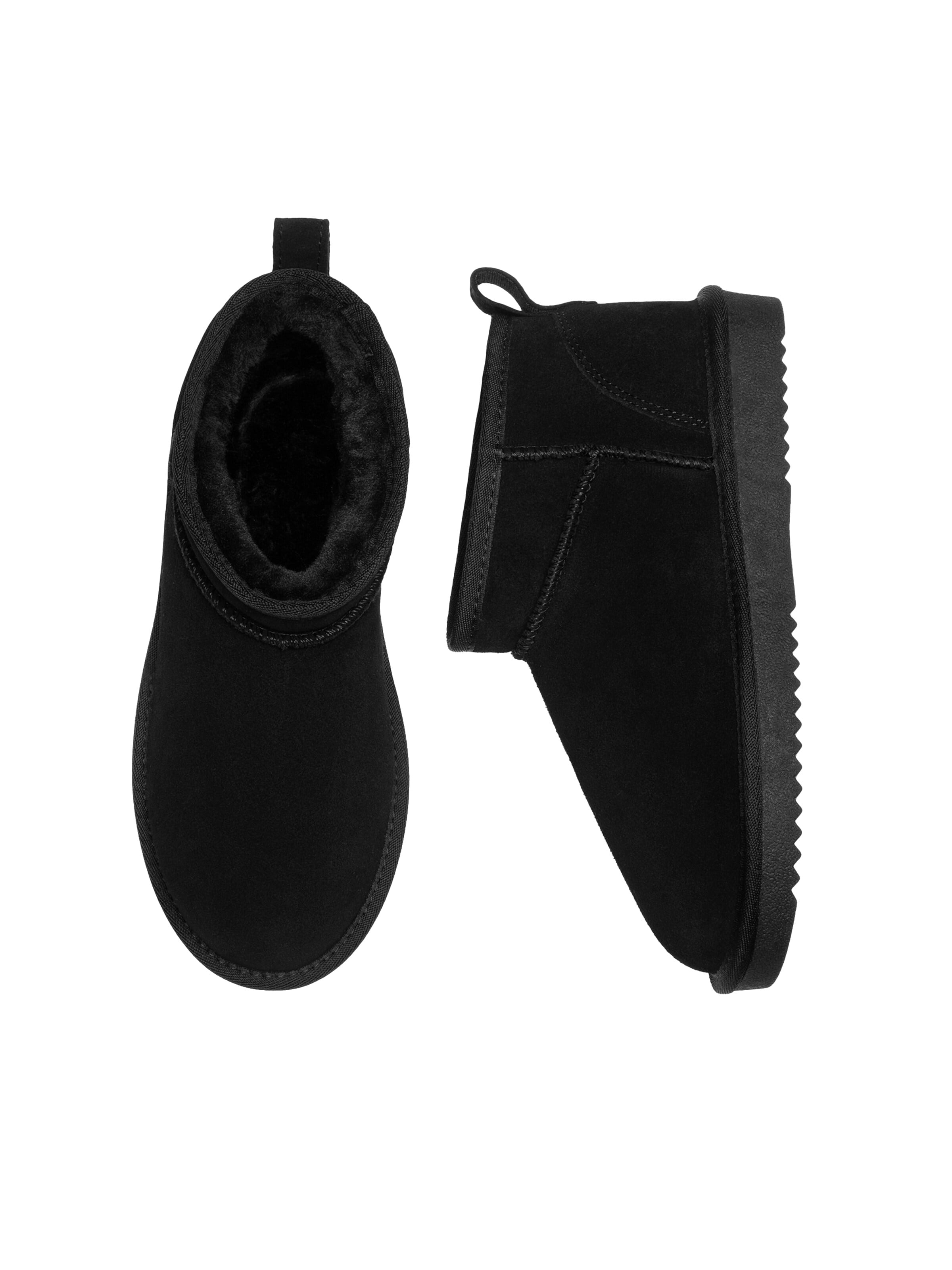 Dream Pairs Boots in Black