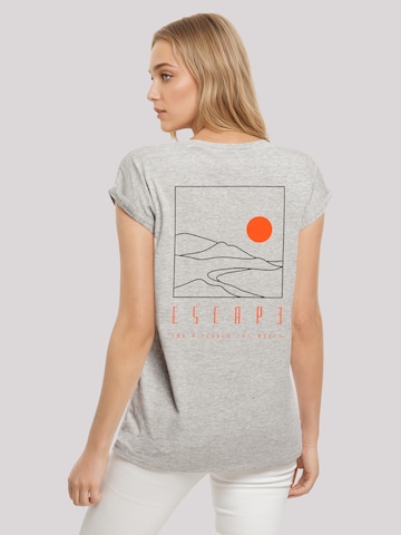 T-shirt 'Escape Discover the World Landscape' F4NT4STIC en gris : devant