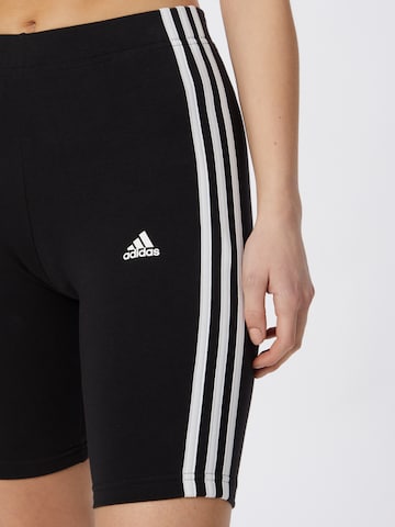 ADIDAS SPORTSWEAR - Slimfit Pantalón deportivo 'Essentials' en negro