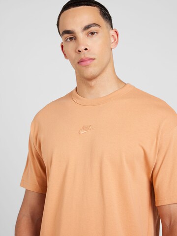 Nike Sportswear Μπλουζάκι 'Premium Essentials' σε καφέ